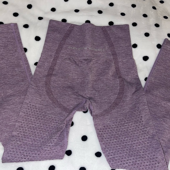 Elevated Mindset Leggings - Picture 2 of 2